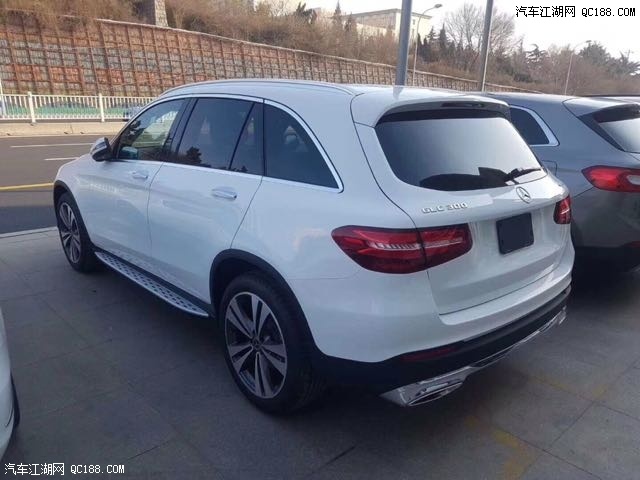 奔驰新款车型（奔驰新款车型2023上市glc300）