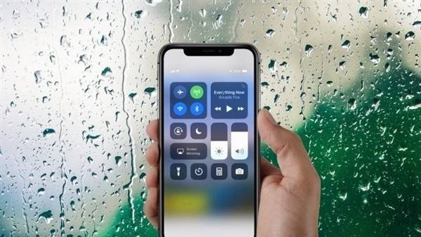 iphone可以一个卡用来通话,一个流量（苹果手机用一个卡的流量怎么设置）