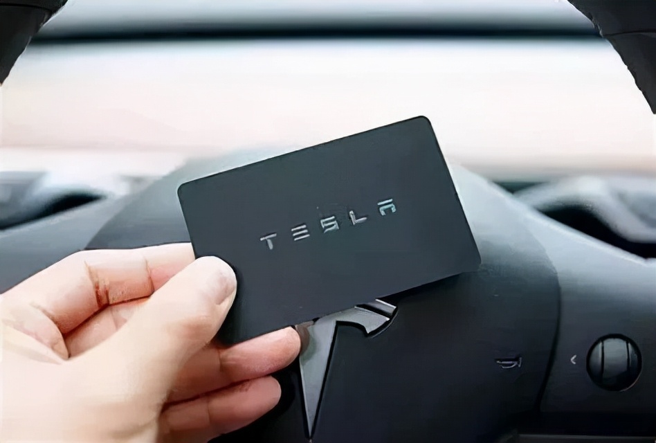 特斯拉内置sim卡可以换吗（特斯拉能换卡吗）